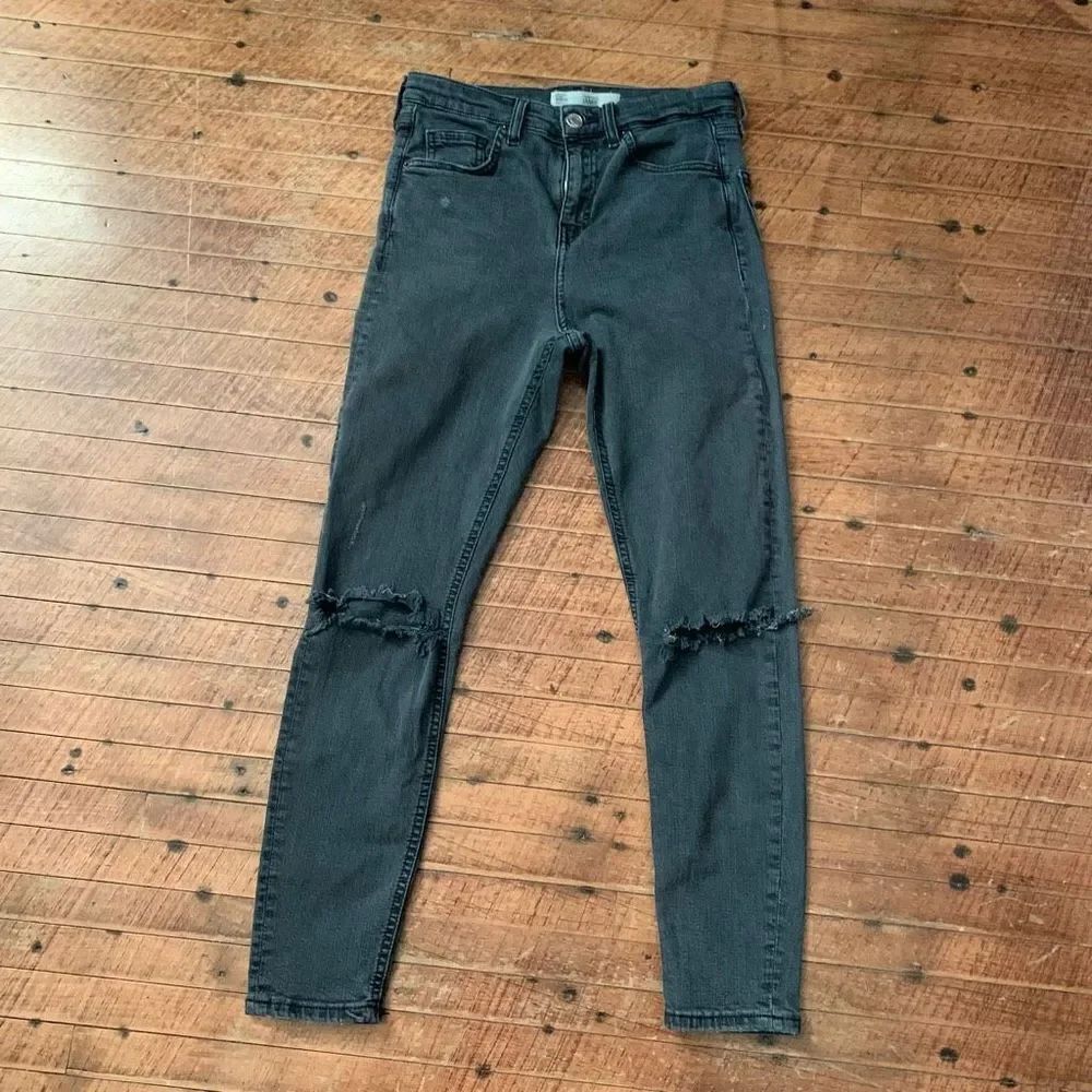 Topshop black moto distressed 28x30 Bikercore ankle jeans